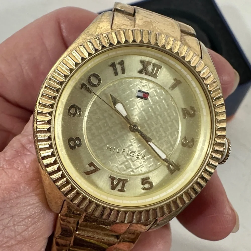 Vintage Tommy Hilfiger gold watch Fossil tin box